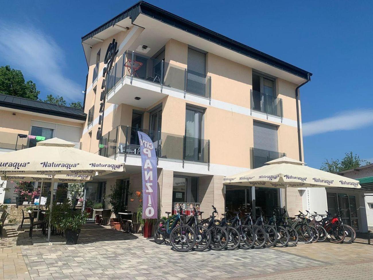 City Panzio Balatonlelle Exterior photo
